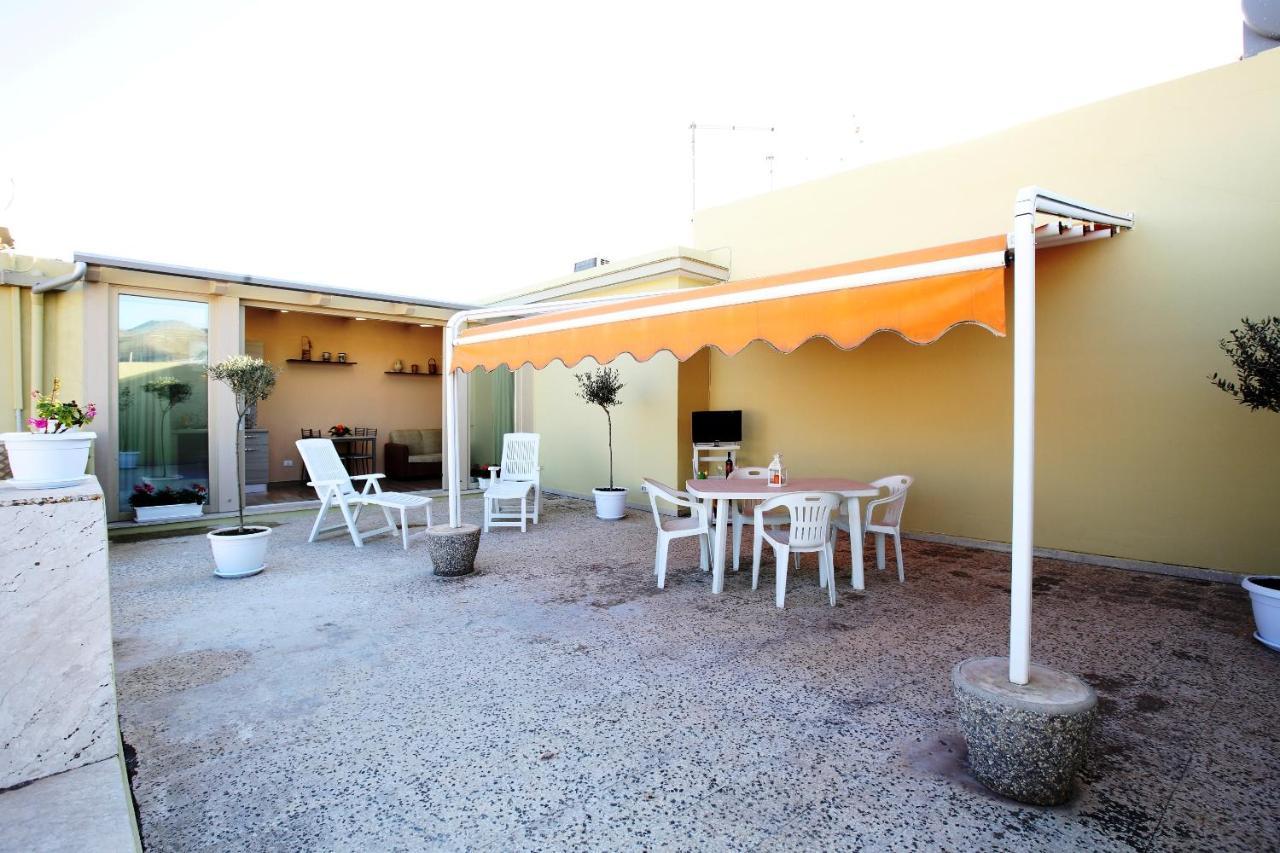 Re Sole Vacanze - Esclusivo Attico M A R T E Con Spaziosissima Terrazza Solarium Attrezzata * Avola