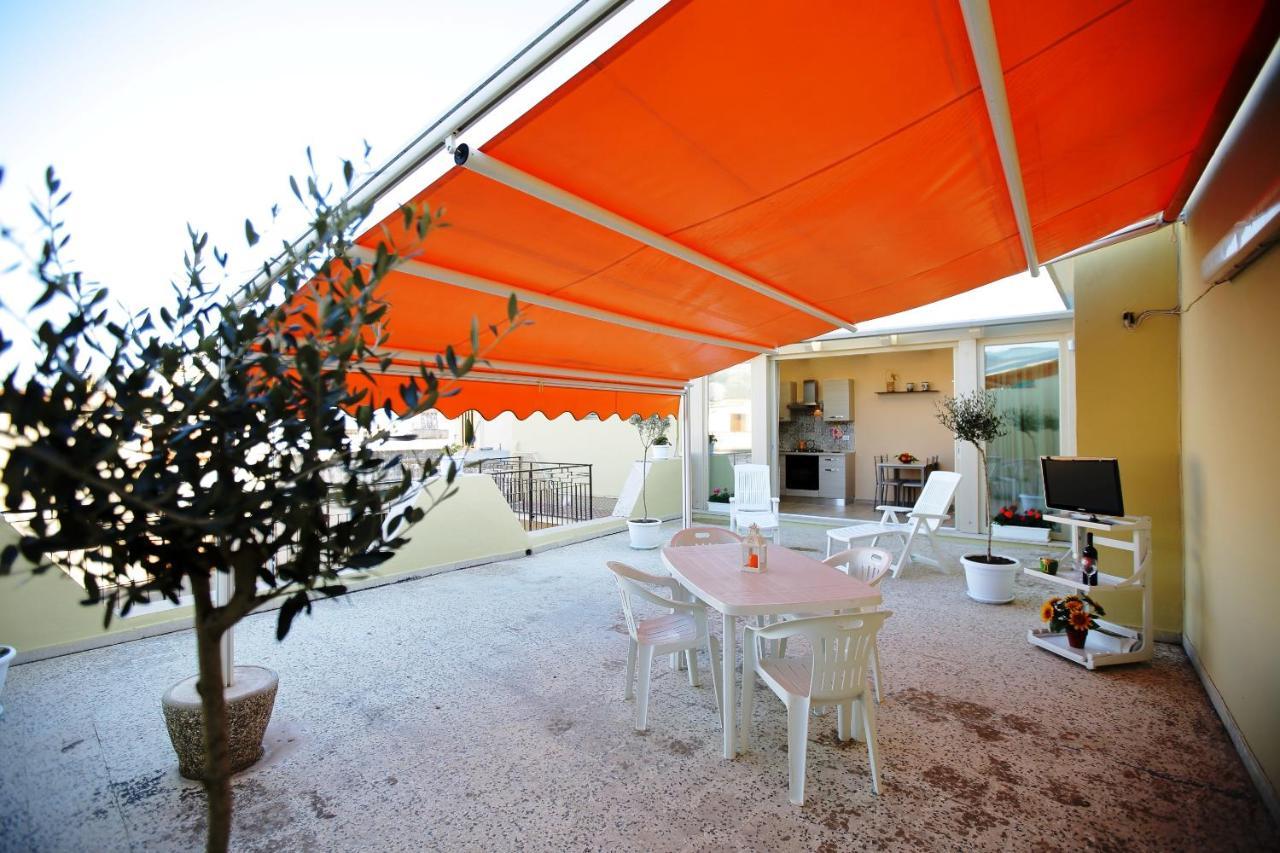 Re Sole Vacanze - Esclusivo Attico M A R T E Con Spaziosissima Terrazza Solarium Attrezzata Holiday home *