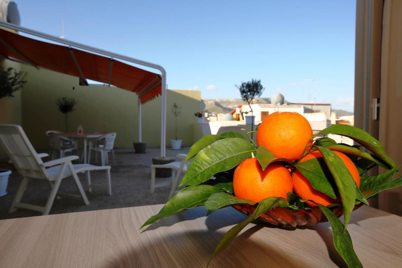 Holiday home Re Sole Vacanze - Esclusivo Attico M A R T E Con Spaziosissima Terrazza Solarium Attrezzata Avola