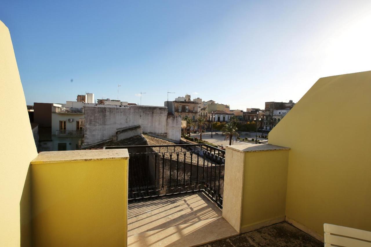Re Sole Vacanze - Esclusivo Attico M A R T E Con Spaziosissima Terrazza Solarium Attrezzata Avola