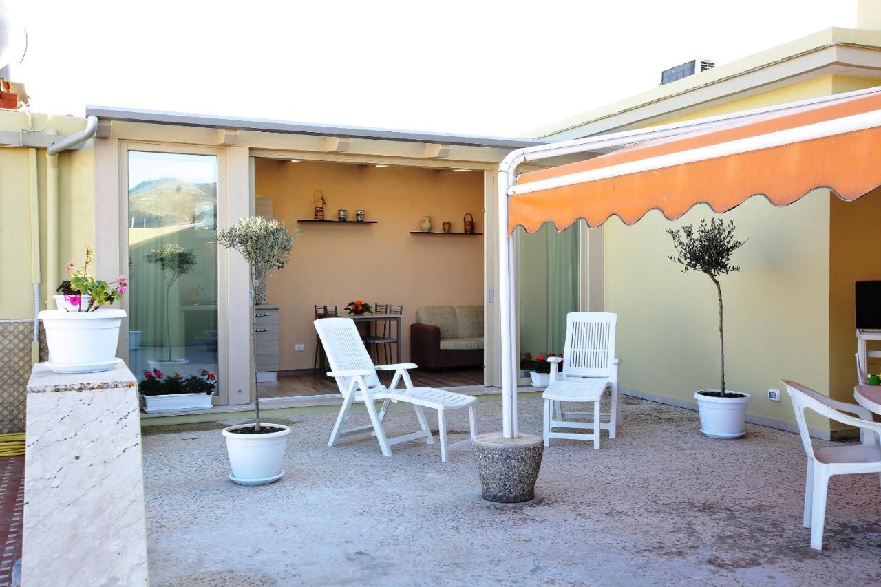 Re Sole Vacanze - Esclusivo Attico M A R T E Con Spaziosissima Terrazza Solarium Attrezzata * Avola